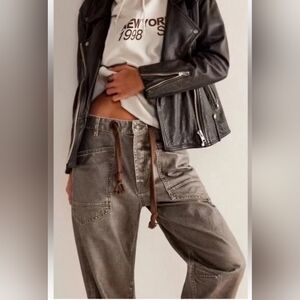 WE THE FREE PEOPLE MOXIE LOW SLUNG PULL ON BARREL JEANS